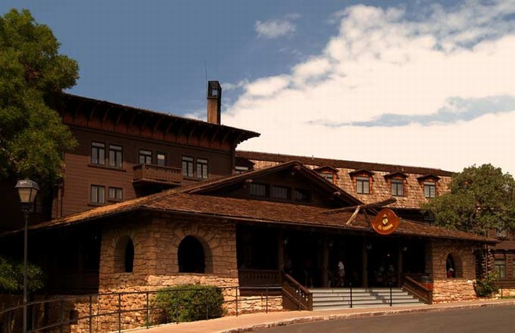 current image of el tovar