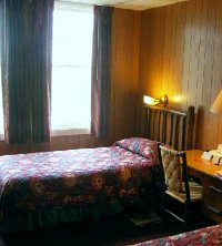 contemporary room at paradise inn